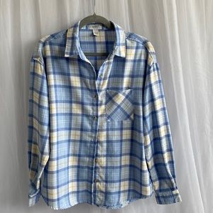 Long sleeve oversized flannel. Hades of blue with yellow stripe plaid